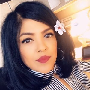 Meet your Posher, Elida